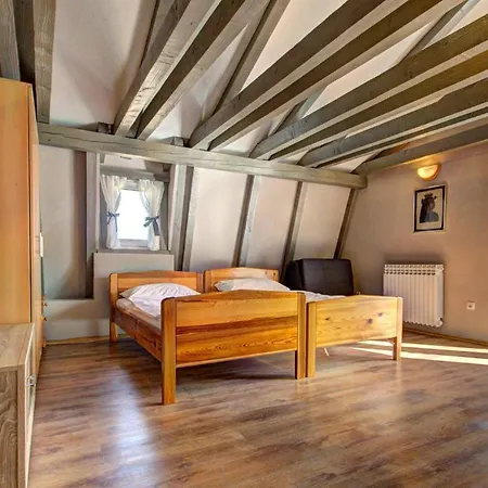 Yeti Bed & Breakfast 3*
